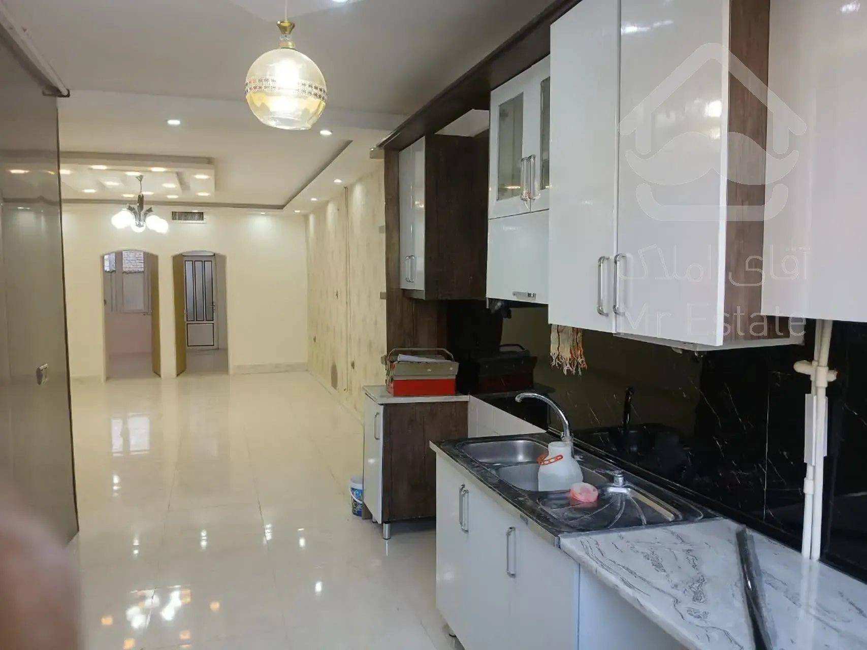 طبقه اول با مغازه کوچک *کلادو طبقه -3واحد