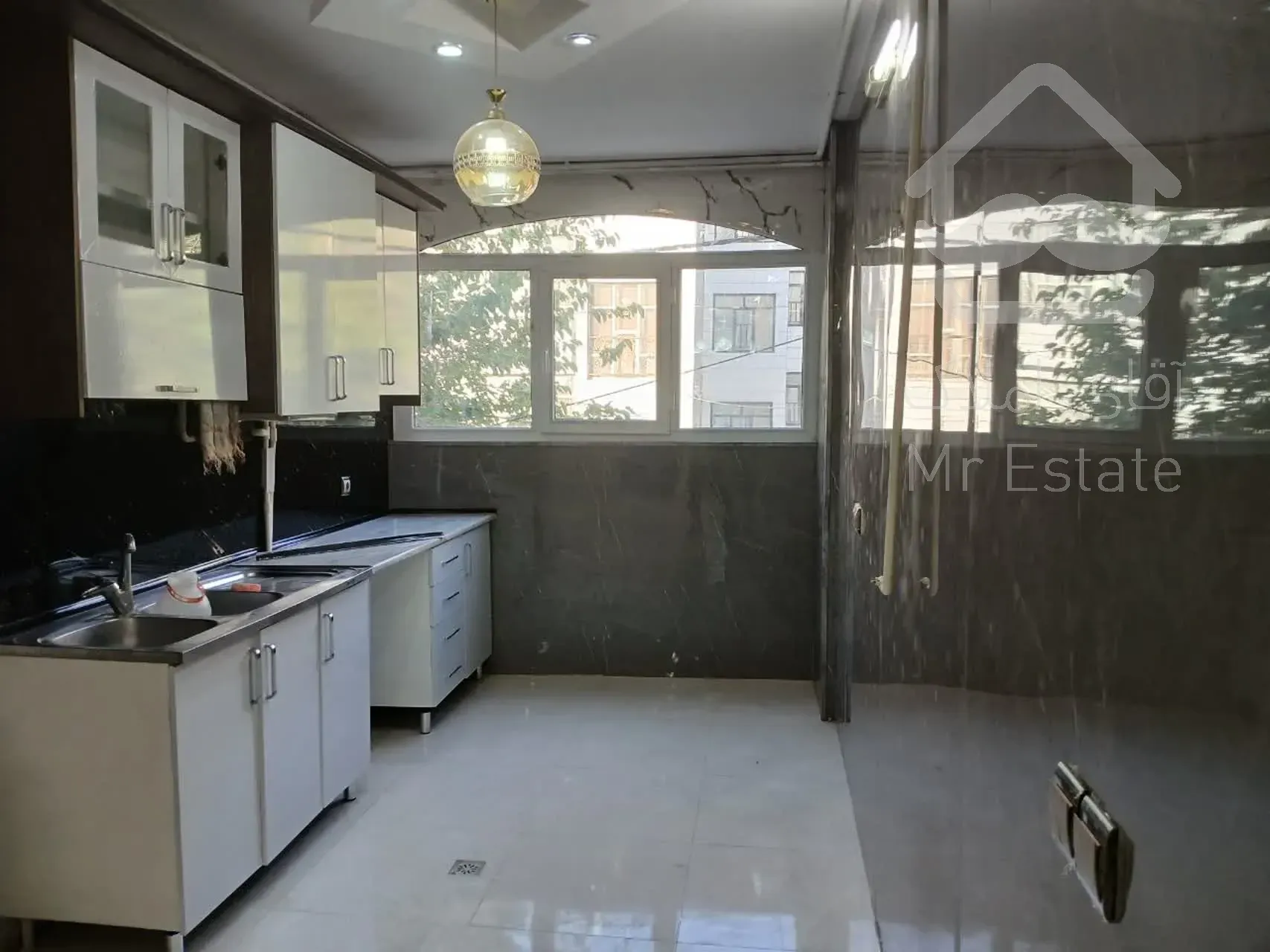 طبقه اول با مغازه کوچک *کلادو طبقه -3واحد