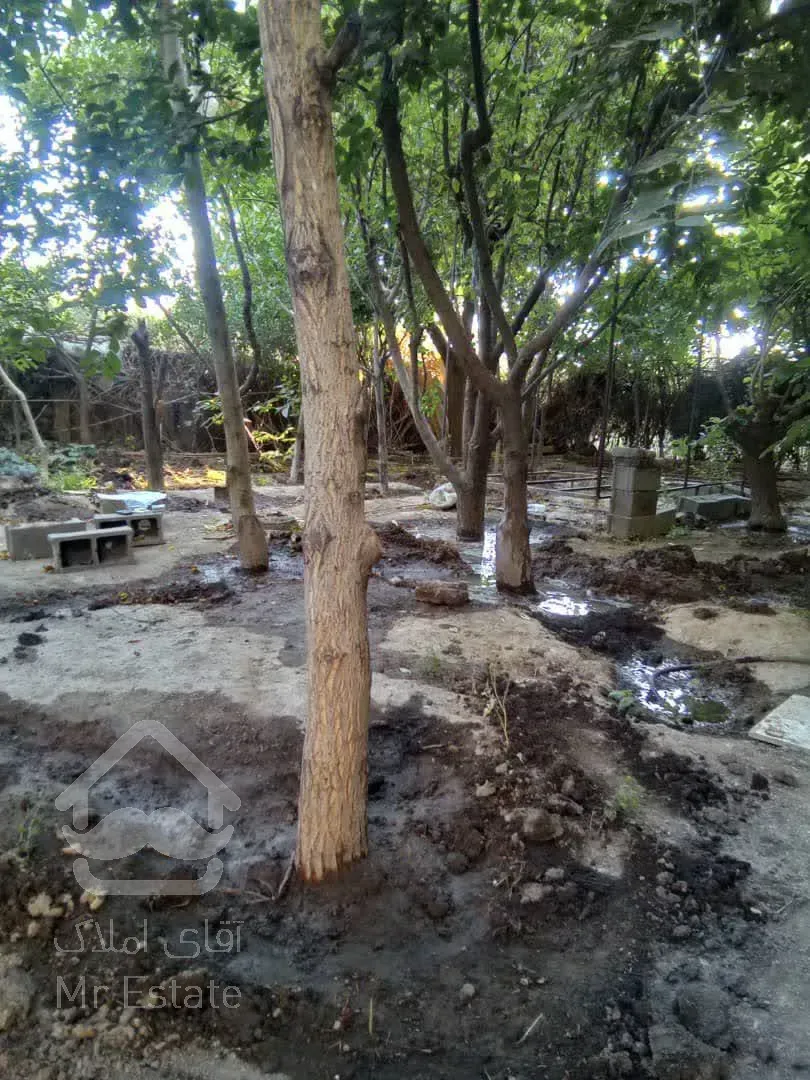 زمین چهار دیواری