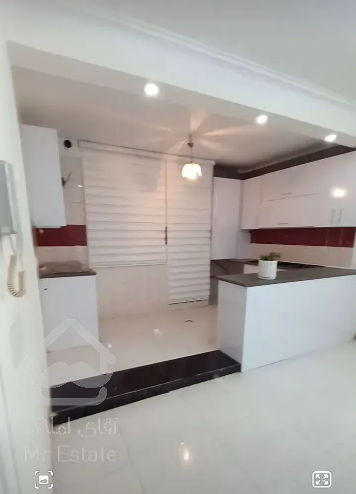 فروش آپارتمان 68 متری دو خواب تکواحدی طبقه اول با پارکینک و انباریو بالکن  وفول نوسازی و شیک در خ جیحون