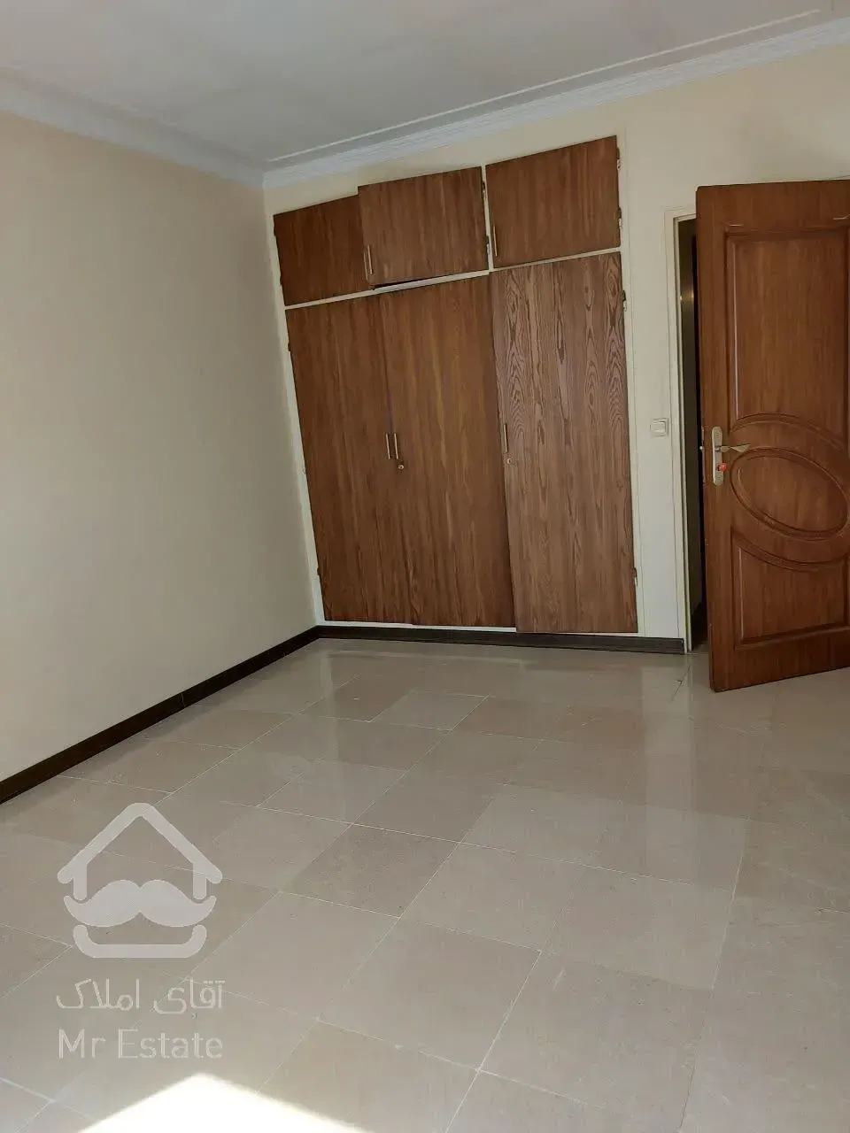 آپارتمان تک واحدی خوش نقشه 4 طبقه