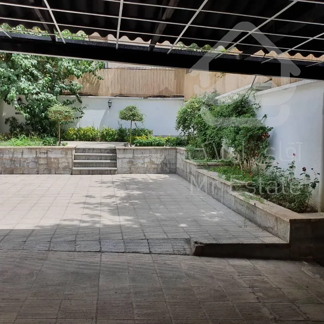 فروش ویلایی 480 متری زیر قیمت فرمانیه