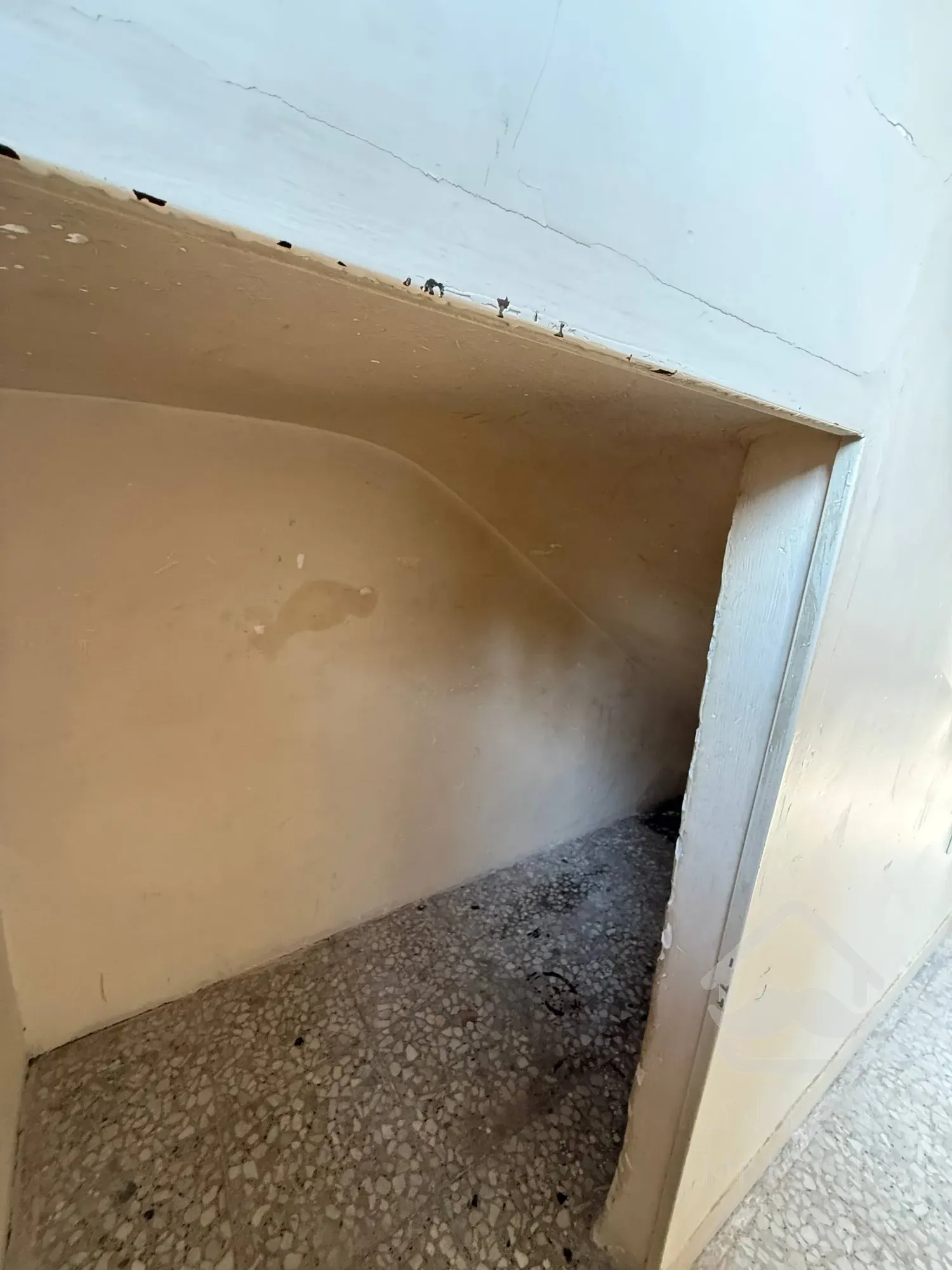 اپارتمان ۵۶ متری در حال بازسازی