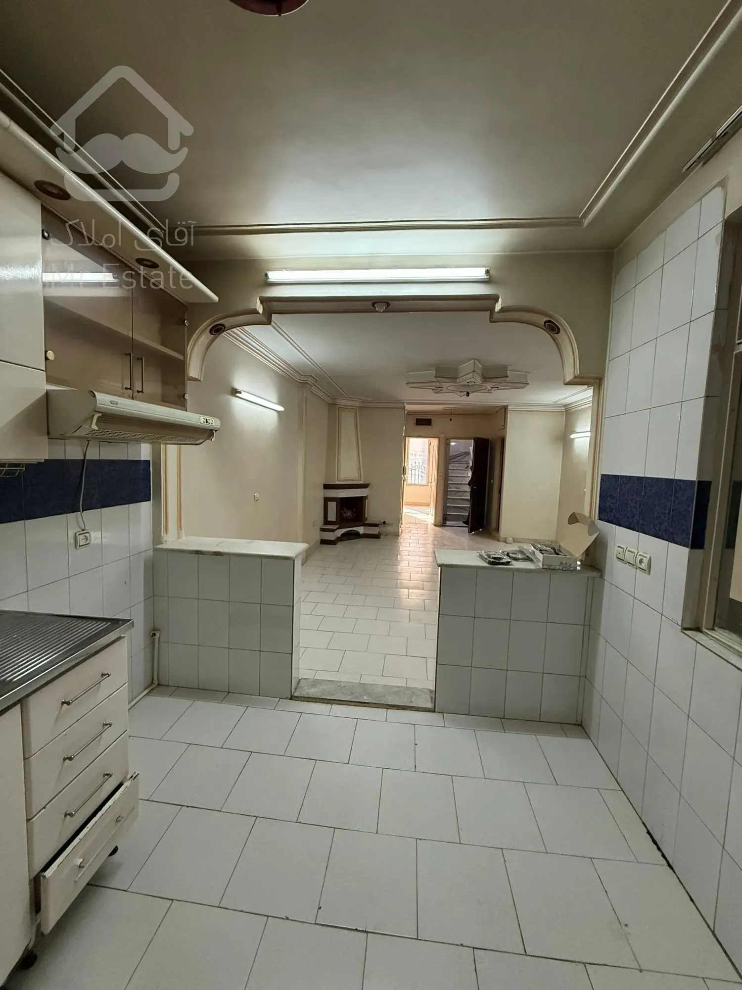 اپارتمان ۵۶ متری در حال بازسازی