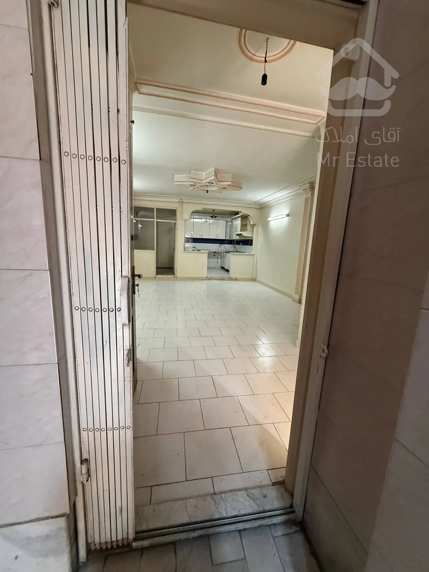 اپارتمان ۵۶ متری در حال بازسازی