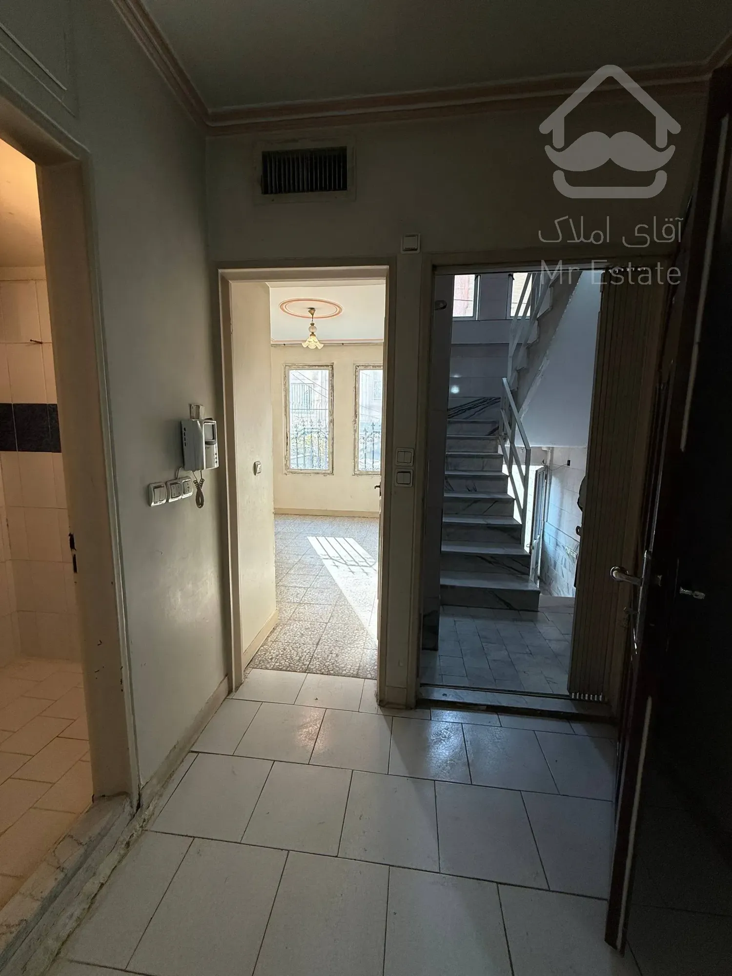 اپارتمان ۵۶ متری در حال بازسازی