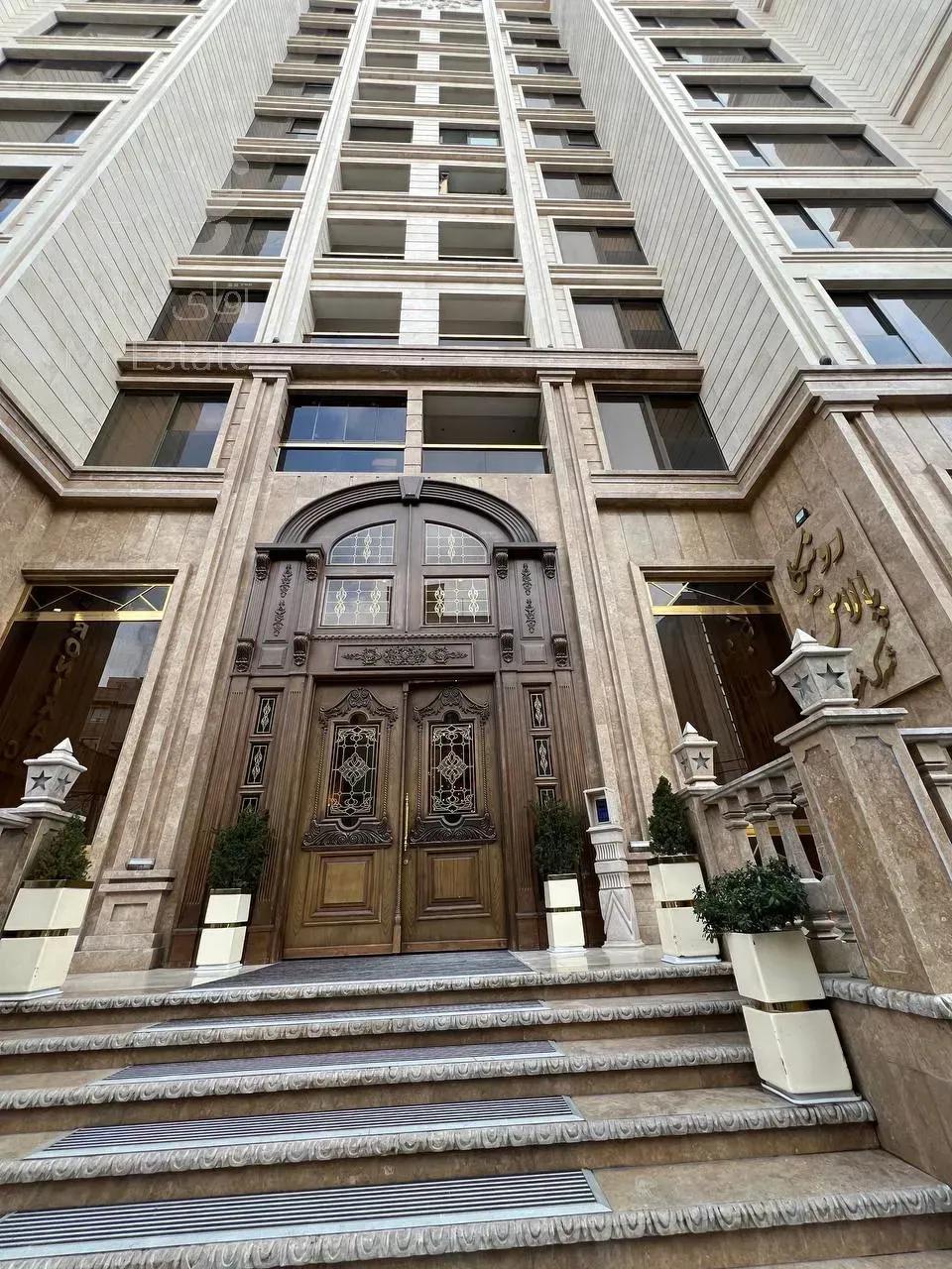 پیش فروش رونیکا پالاس لاله ، لابی مجلل و شیک و امکانات فوق العاده