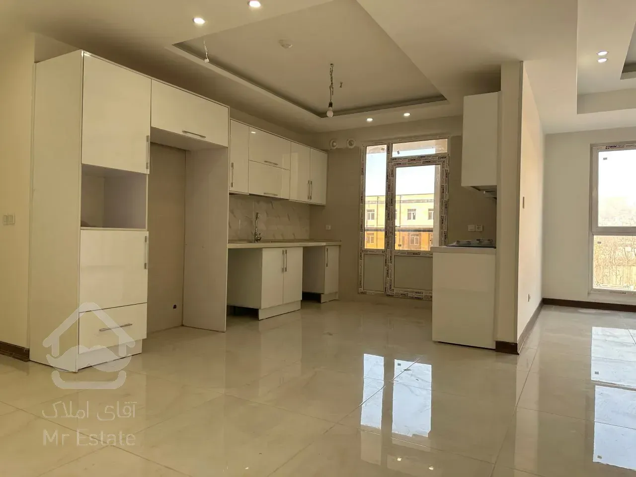 فروش آپارتمان 195 متری سه خوابه در برج فول هتلینگ رونیکاپالاس