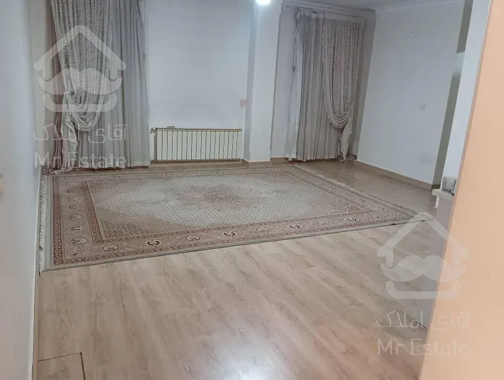 ۶۸متر/سالن پرده خور جنوبی/غرق درنور/بدون ضعف