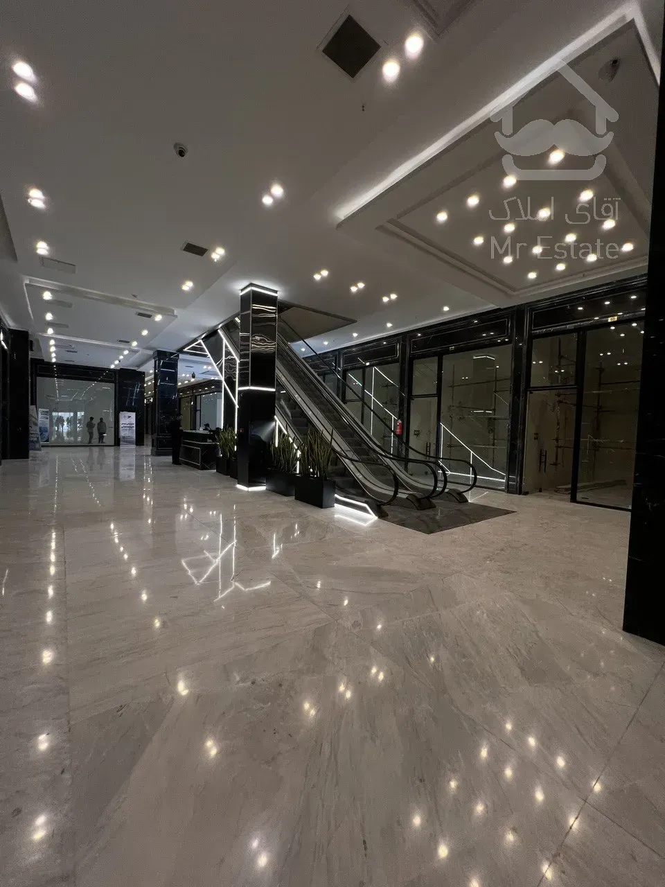 اجاره مغازه 19 متتری در مرکز خرید رونیکا مال هروی