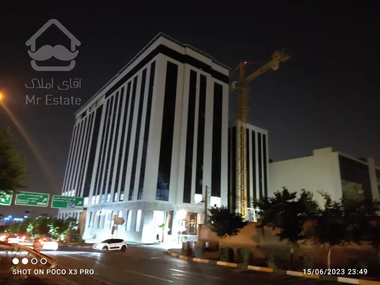 فروش واحد اداری در پونک/219متر ویودار /غرق درنور/سند تک برگ اداری/موقعیت عالی