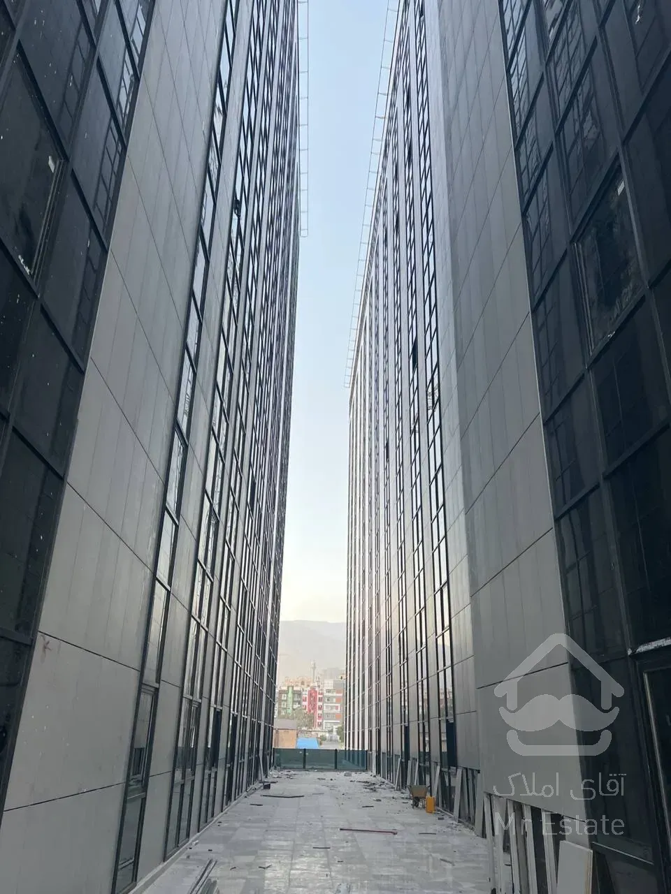 فروش اداری 84 متری با امکانات هتلینگ مناسب برای کسب و کار شما