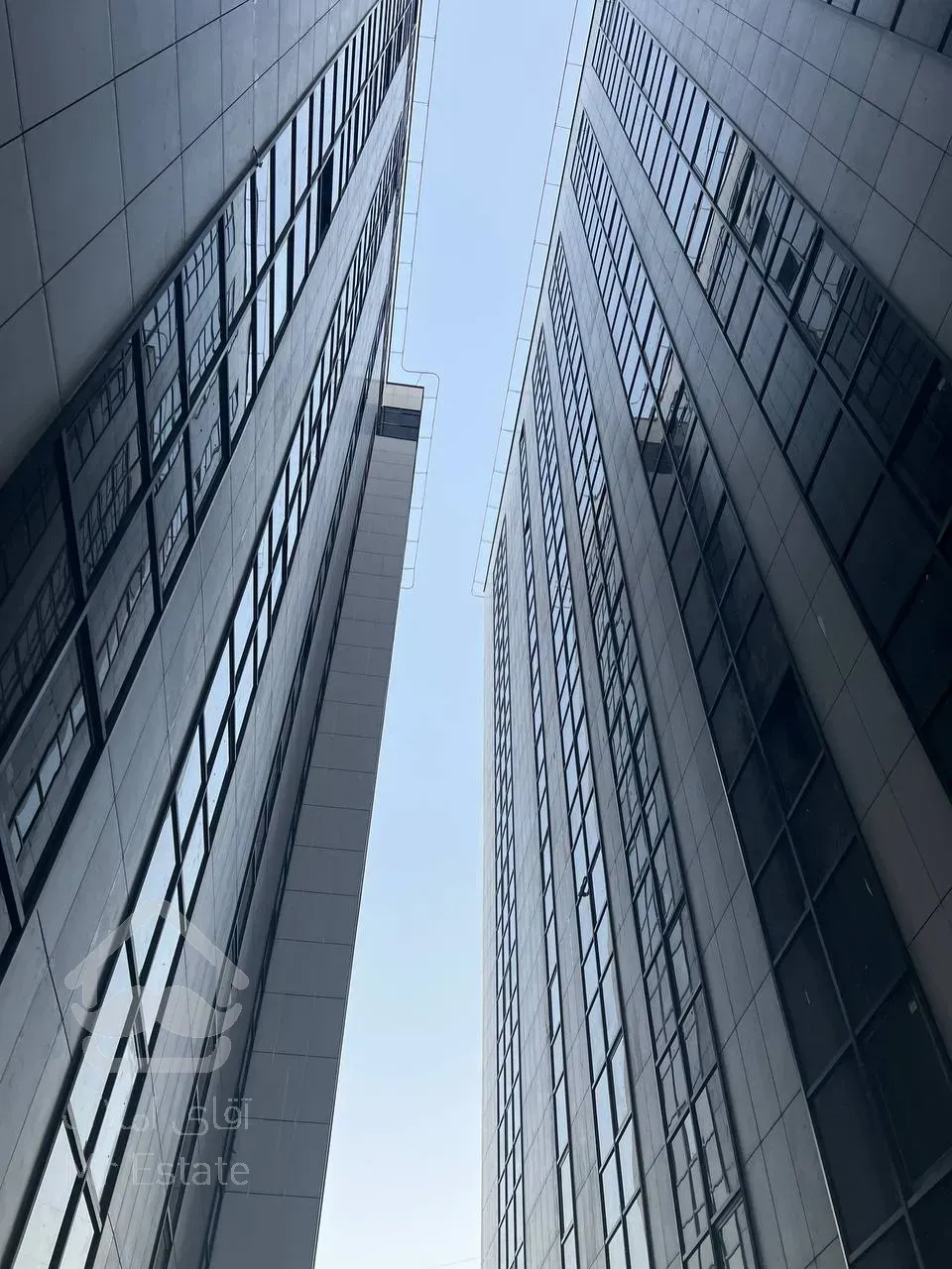 فروش واحد اداری در پونک / فلت و با امکان دسترسی 24 ساعته به آفیس