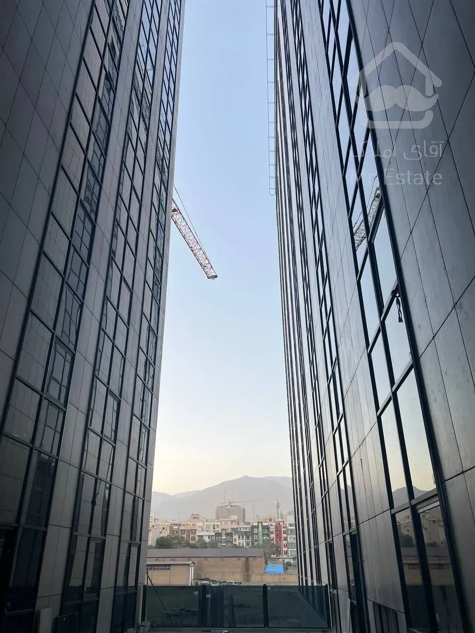 فروش در پارک اداری / موقعیت اداری / سند اداری / متراژ متنوع