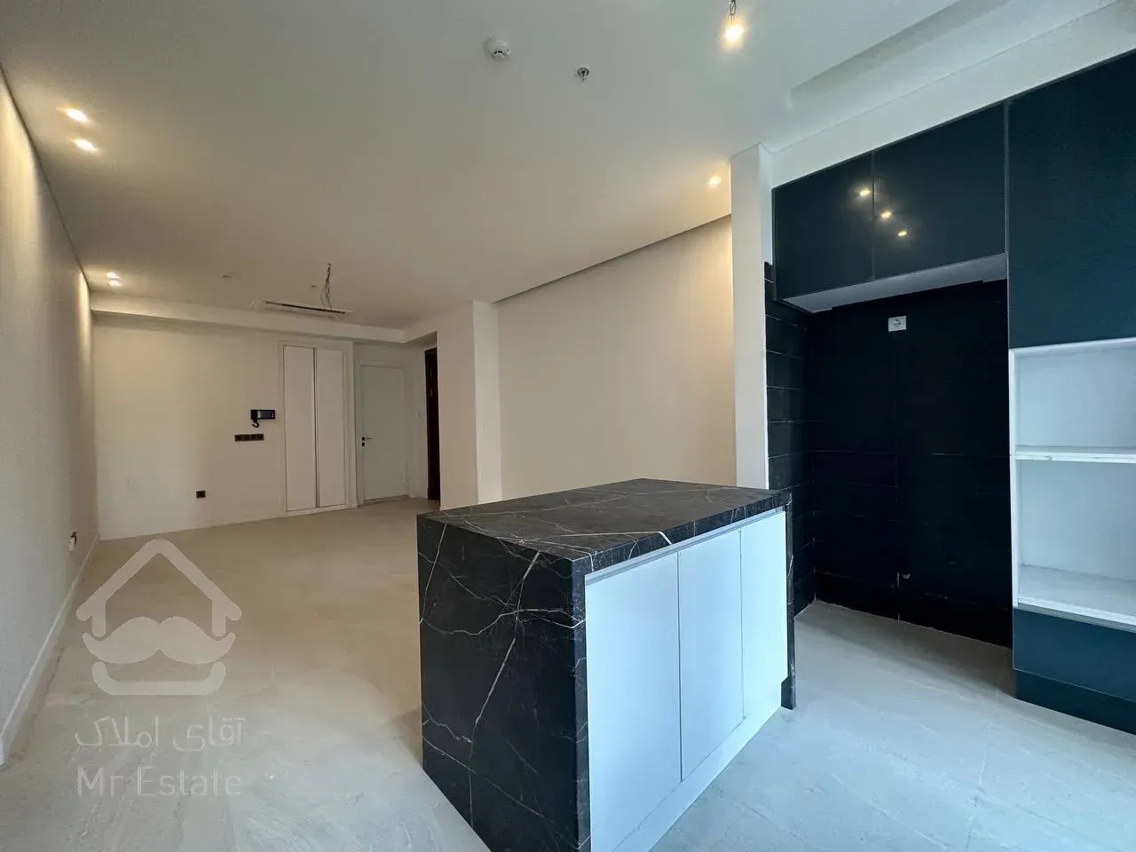 رهن واحد۲۸۰ متری درشهرک راه اهن