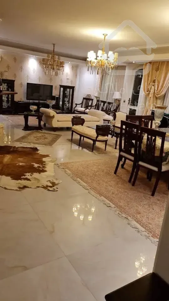 فروش ویلا لوکس 470 متری دوکله نیاوران زیر قیمت