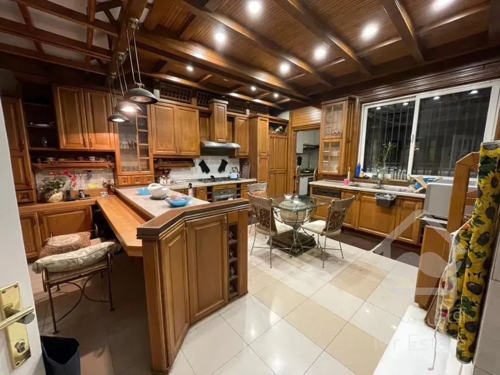 فروش ویلا 406 متر لوکس زیر قیمت در نیاوران