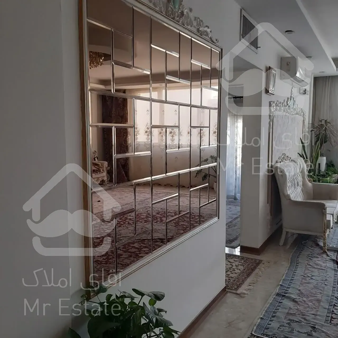 آپارتمان تک واحد پارکینگ بدون مزاحمت فول امکانات واقع در خیام40