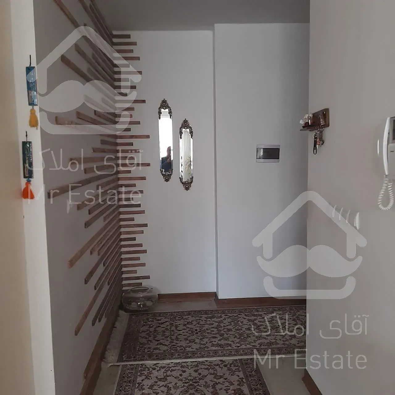 آپارتمان تک واحد پارکینگ بدون مزاحمت فول امکانات واقع در خیام40