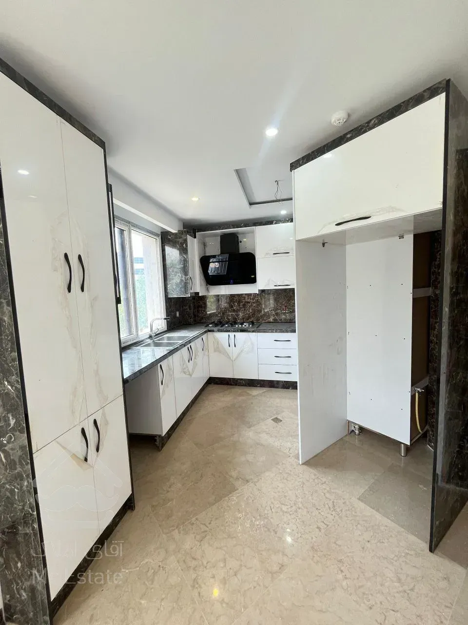 190 متر دیباجی