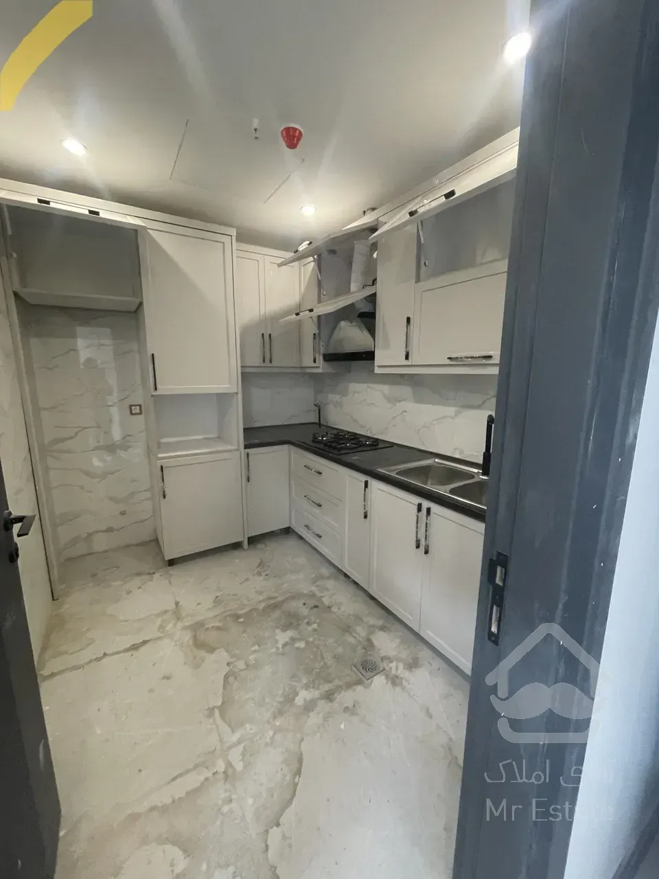 فروش واحد81متری اداری/سند اداری/فول امکانات/پارکینگ/اقساط