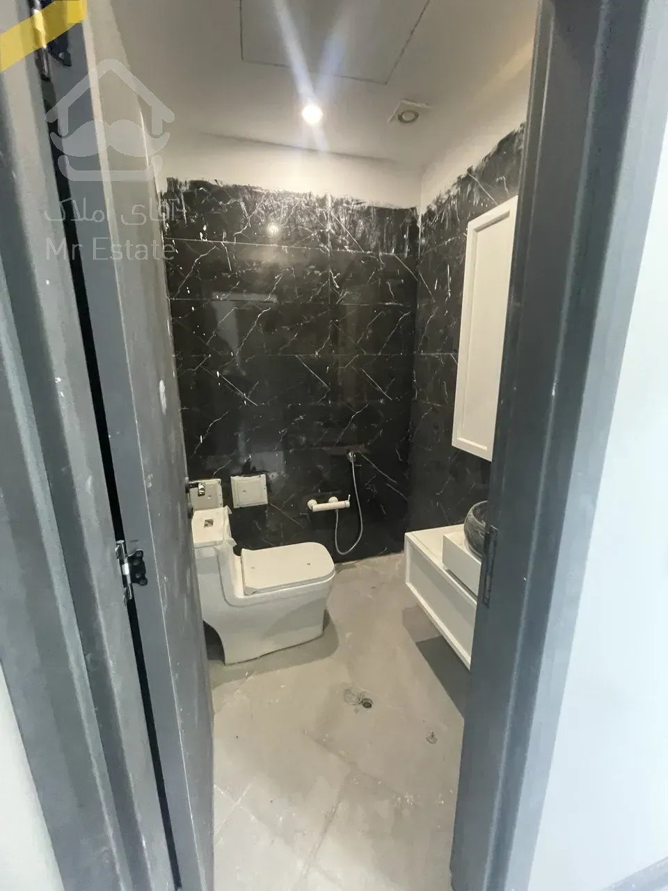 فروش واحد81متری اداری/سند اداری/فول امکانات/پارکینگ/اقساط