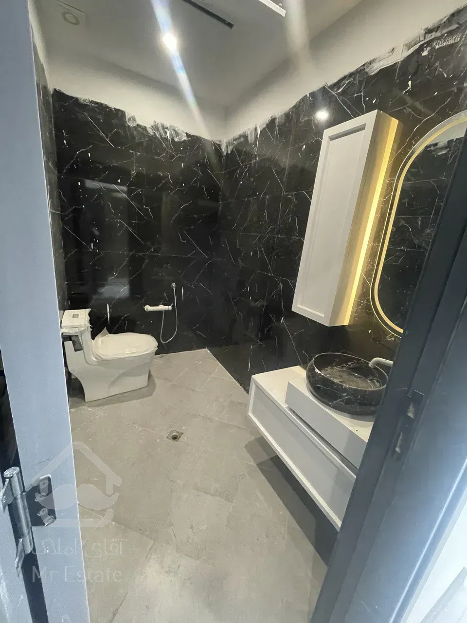 فروش واحد اداری رونیکا مال غروی   تاپ لوکیشن