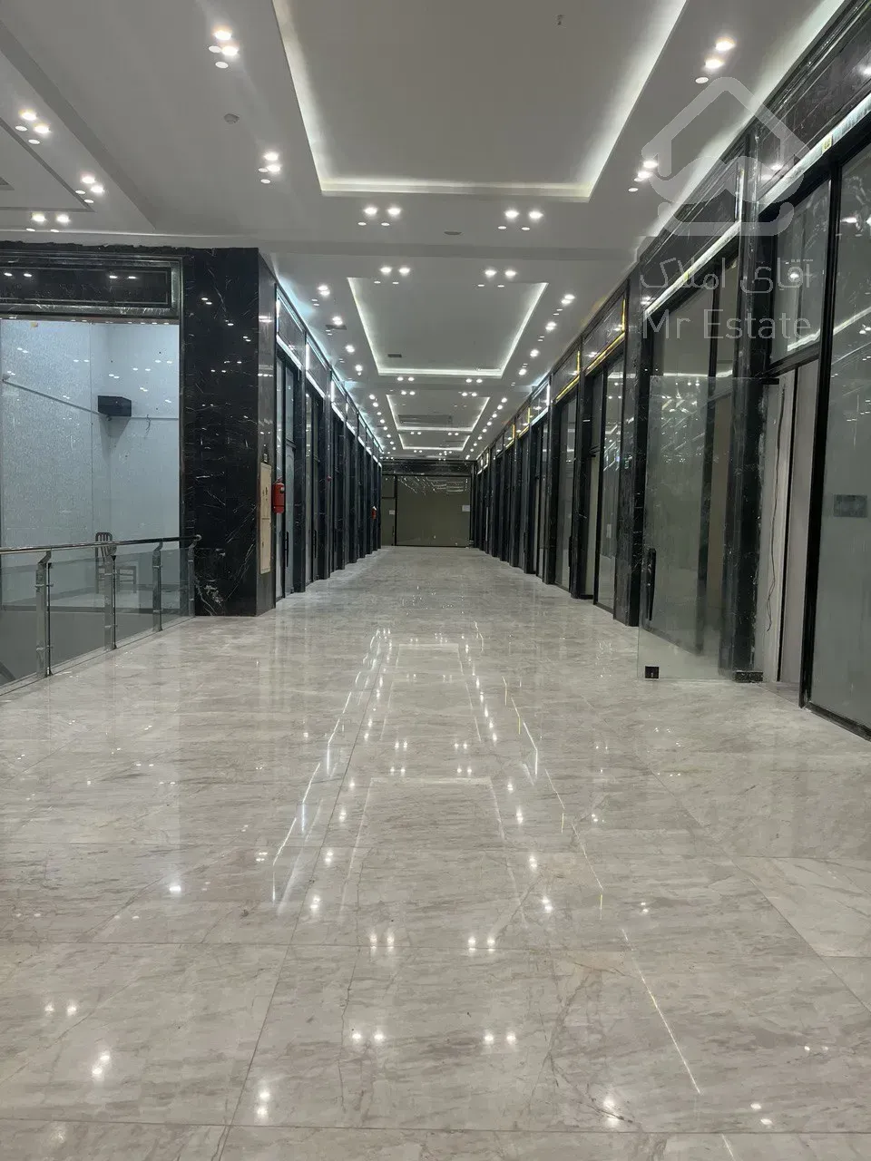 فروش مغازه 36 متری فول امکانات در رونیکا مال هروی