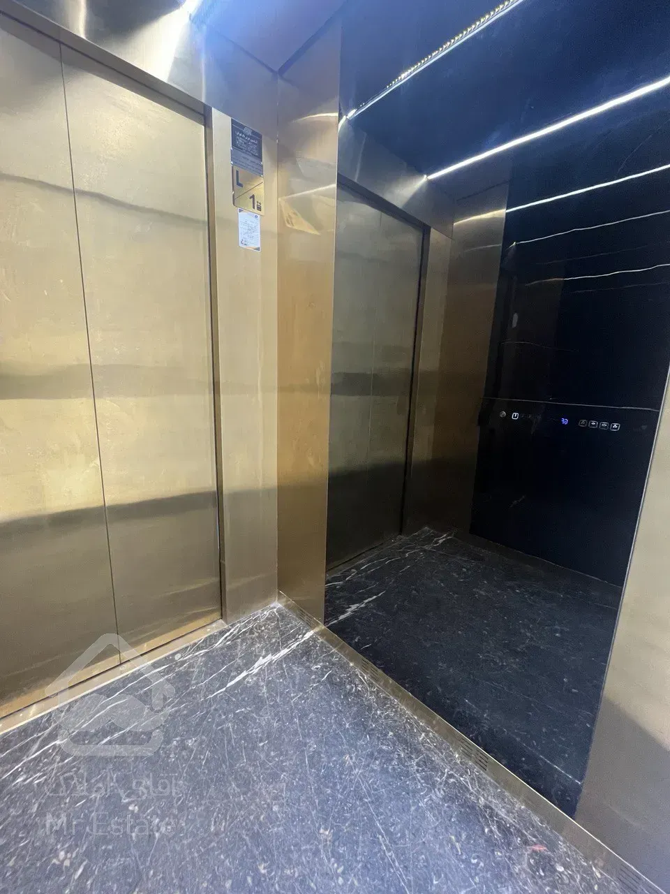 فروش مغازه 36 متری فول امکانات در رونیکا مال هروی