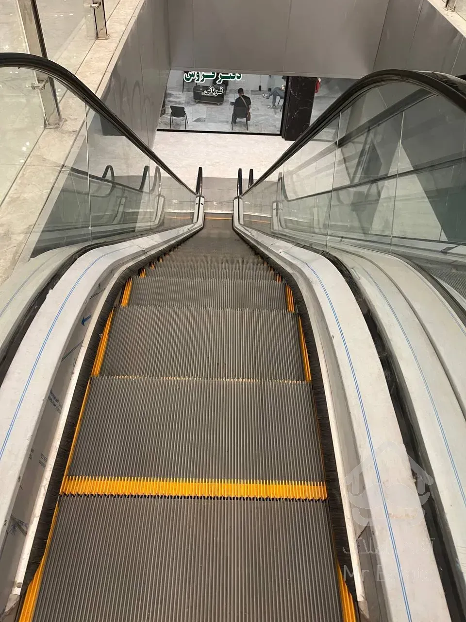 فروش مغازه تجاری 24متر/ نزدیک مترو حسین آباد/ سند تجاری/ هروی