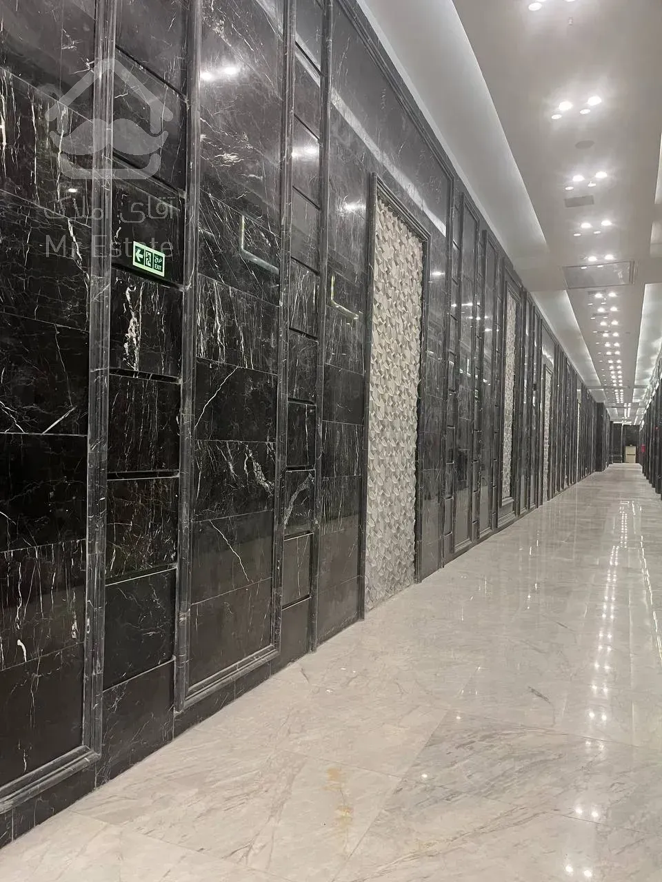 فروش مغازه 36 متر در رونیکا مال پاسداران جنب مترو حسین آباد