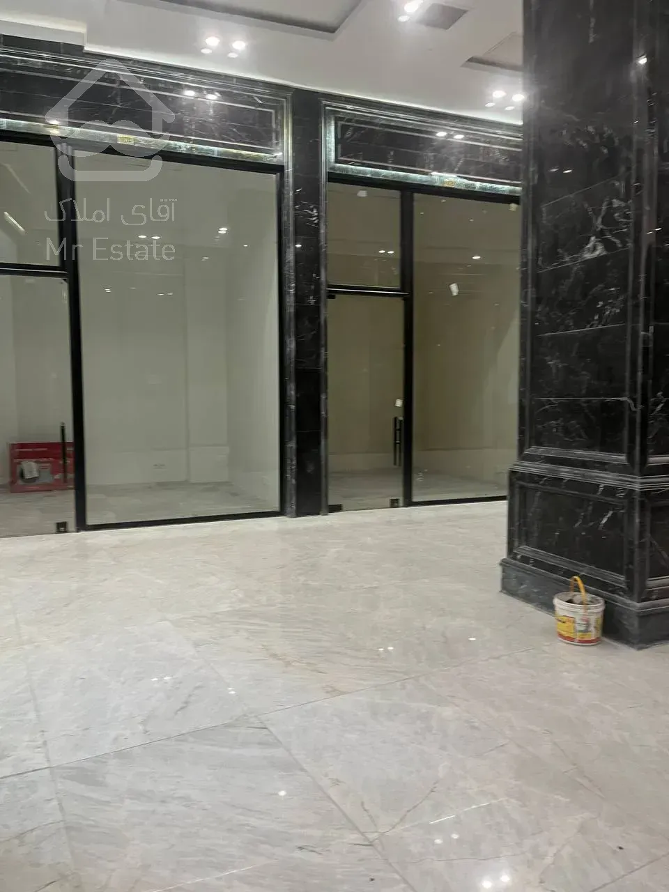 فروش مغازه 24متری /نزدیک مترو حسین آباد /اقساط / هروی