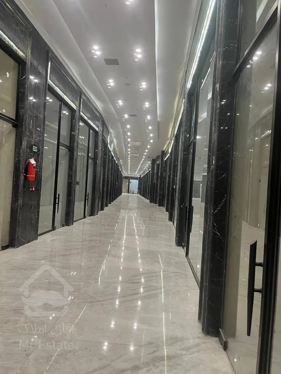 پیش فروش 22 متر تجاری در پونک رونیکا پالاس