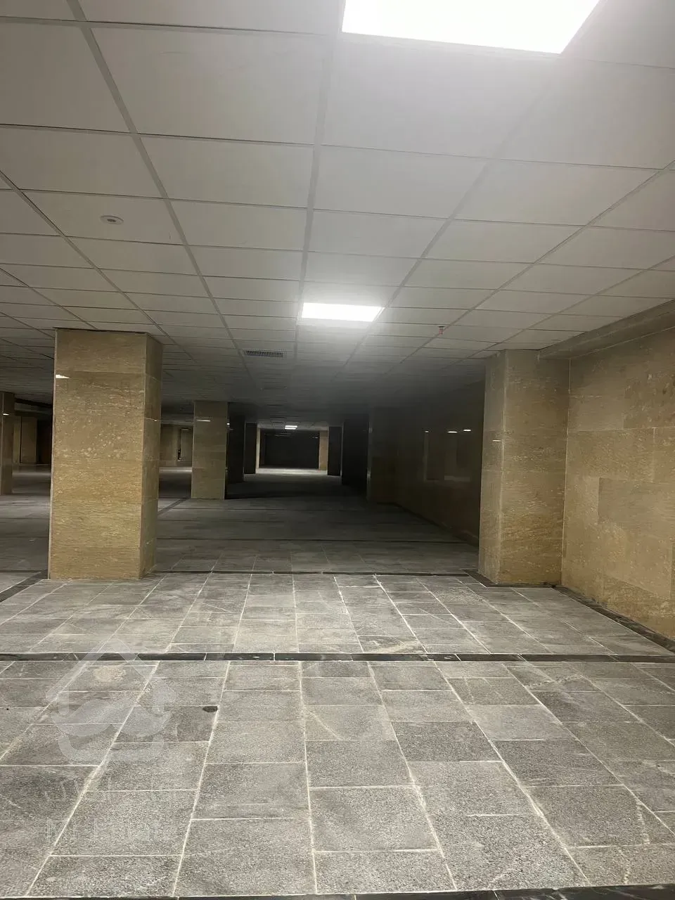 فروش مغازه 16 متری در رونیکا مال پاسداران