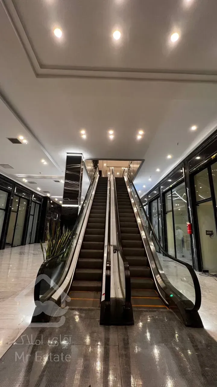 پیش فروش واحد تجاری 31 متری در پونک با شرایط اقساطی