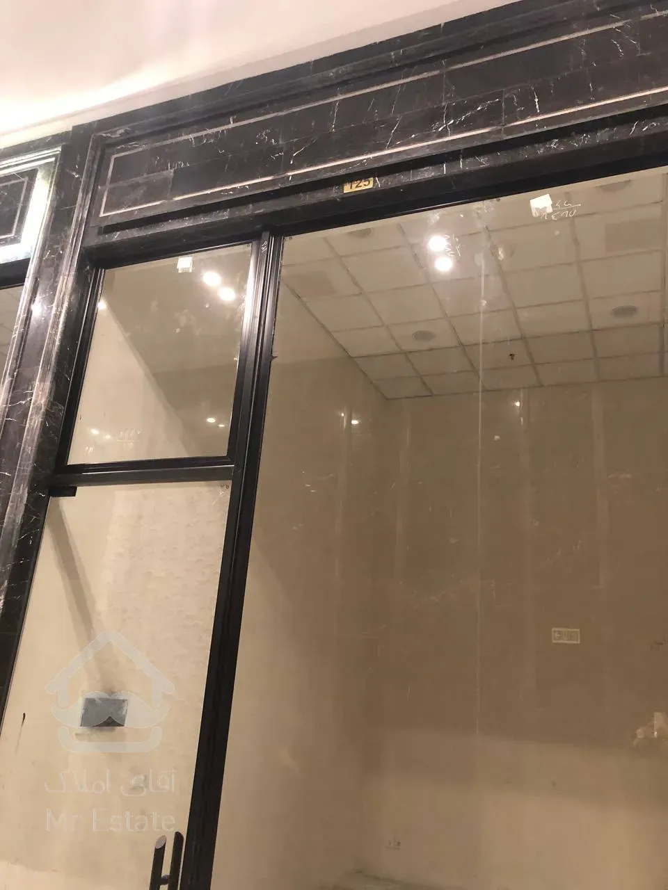 فروش مغازه 36 متری فول امکانات در رونیکا مال هروی