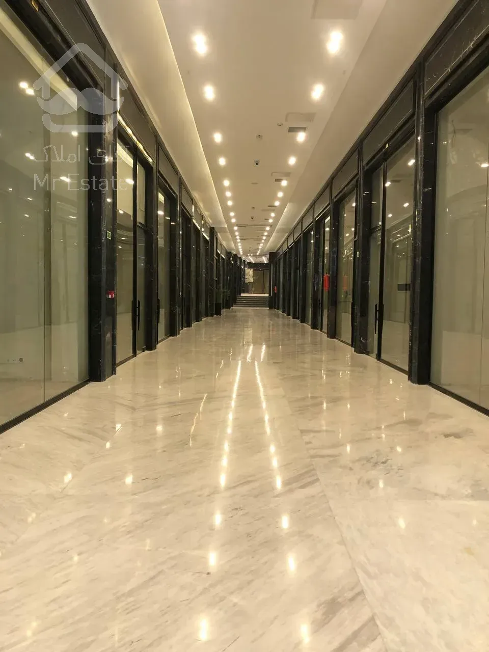 اجاره مغازه اکازیون در رونیکا مال پاسداران