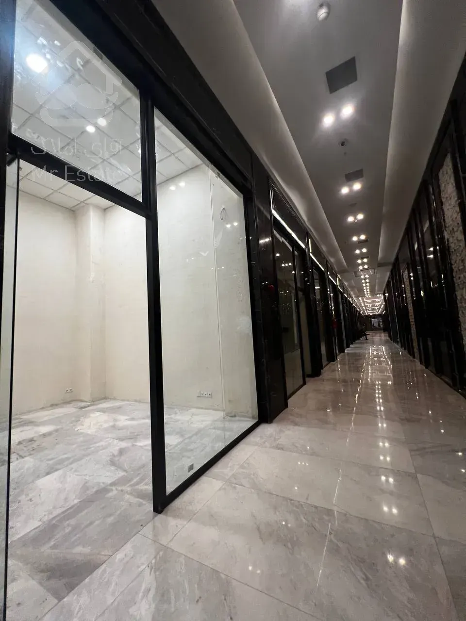 پیش فروش واحد تجاری 31 متری در پونک با شرایط اقساطی