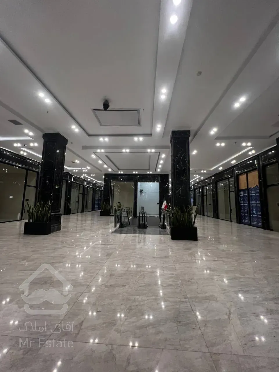 پیش فروش واحد تجاری 31 متری در پونک با شرایط اقساطی