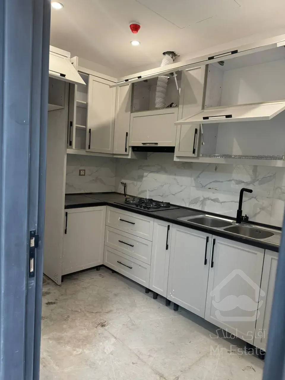 پارک اداری رونیکا پالاس؛ خانه برندهای موفق تهران