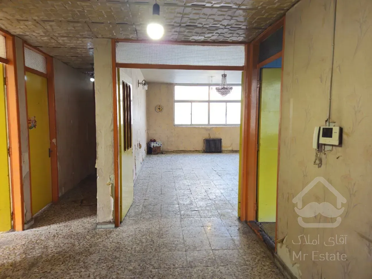 آپارتمان ۱۳۰ متری ۳ خوابه بهترین نقطه مرکز شهر