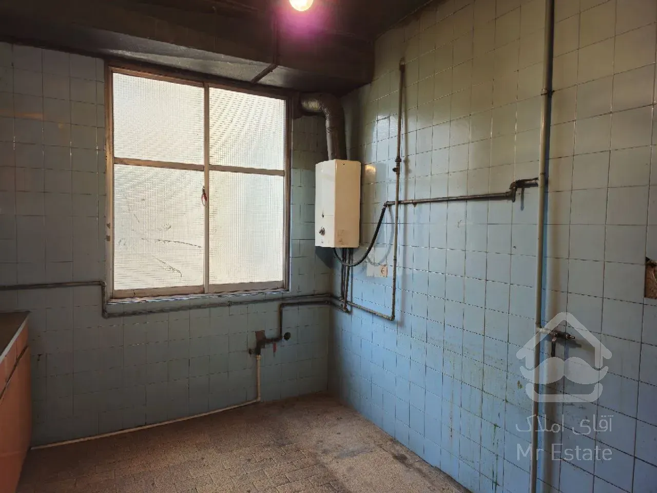 آپارتمان ۱۳۰ متری ۳ خوابه بهترین نقطه مرکز شهر