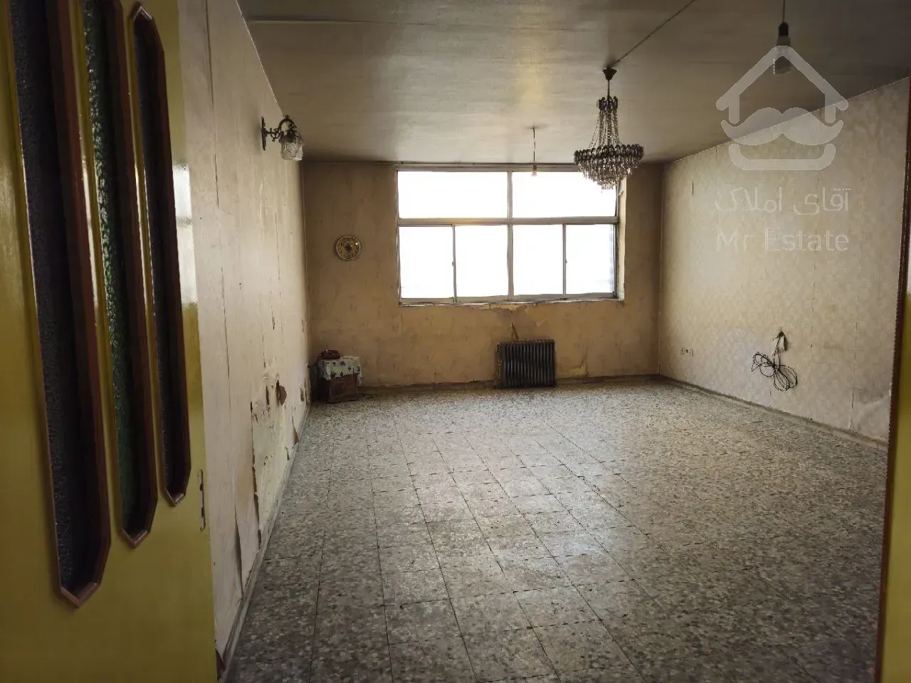 آپارتمان ۱۳۰ متری ۳ خوابه بهترین نقطه مرکز شهر