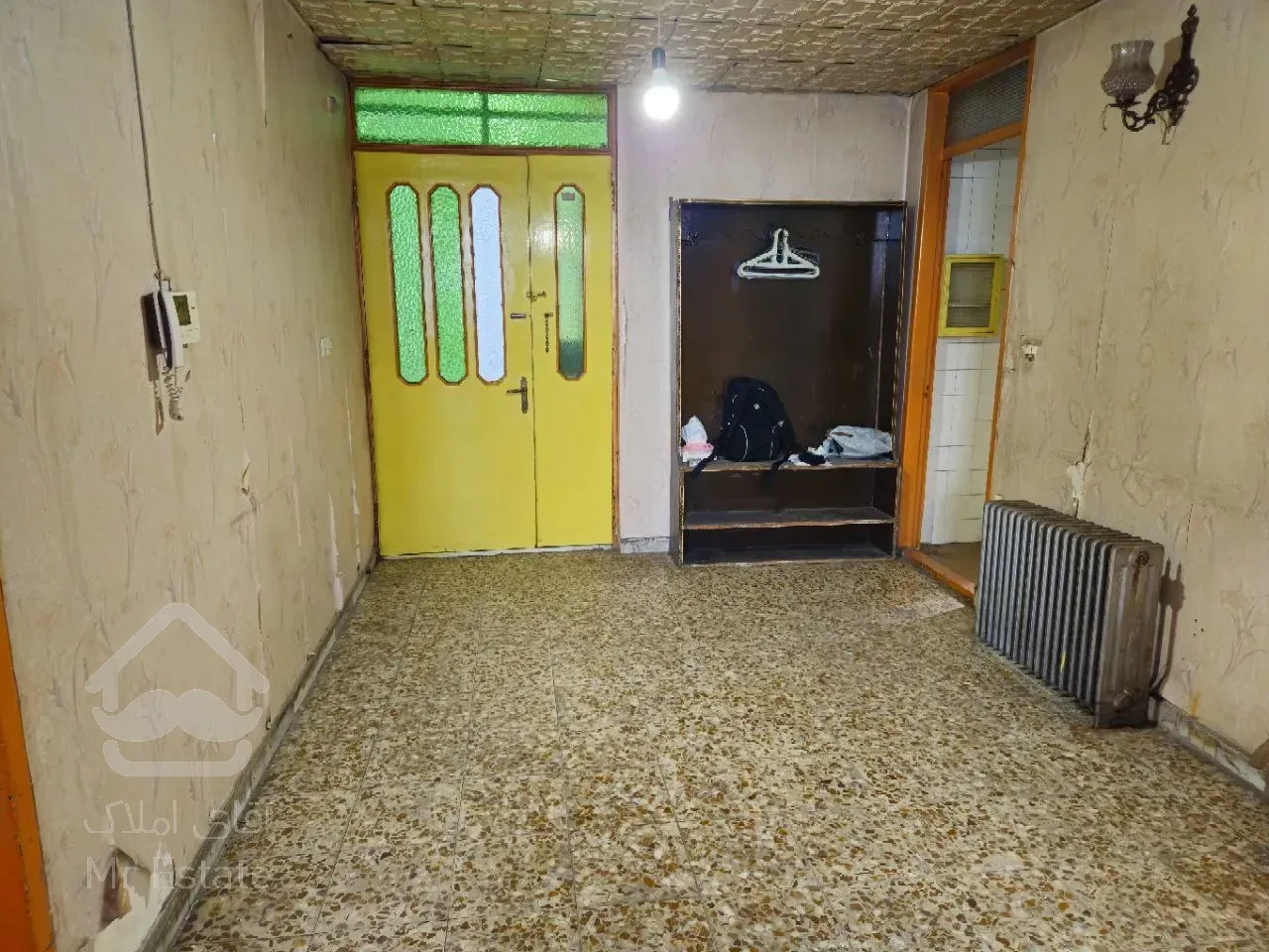 آپارتمان ۱۳۰ متری ۳ خوابه بهترین نقطه مرکز شهر