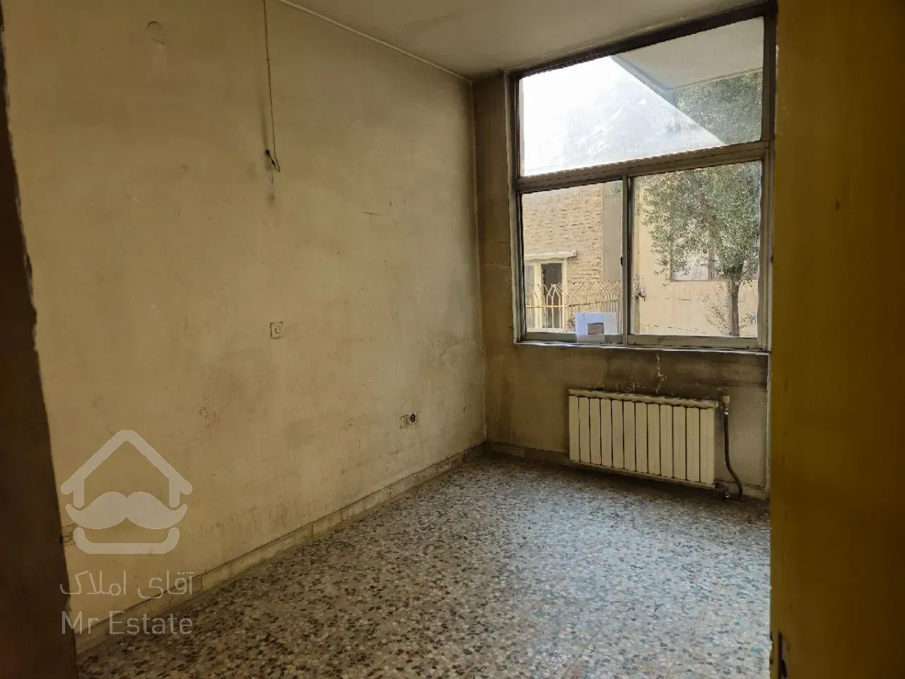 آپارتمان ۱۳۰ متری ۳ خوابه بهترین نقطه مرکز شهر