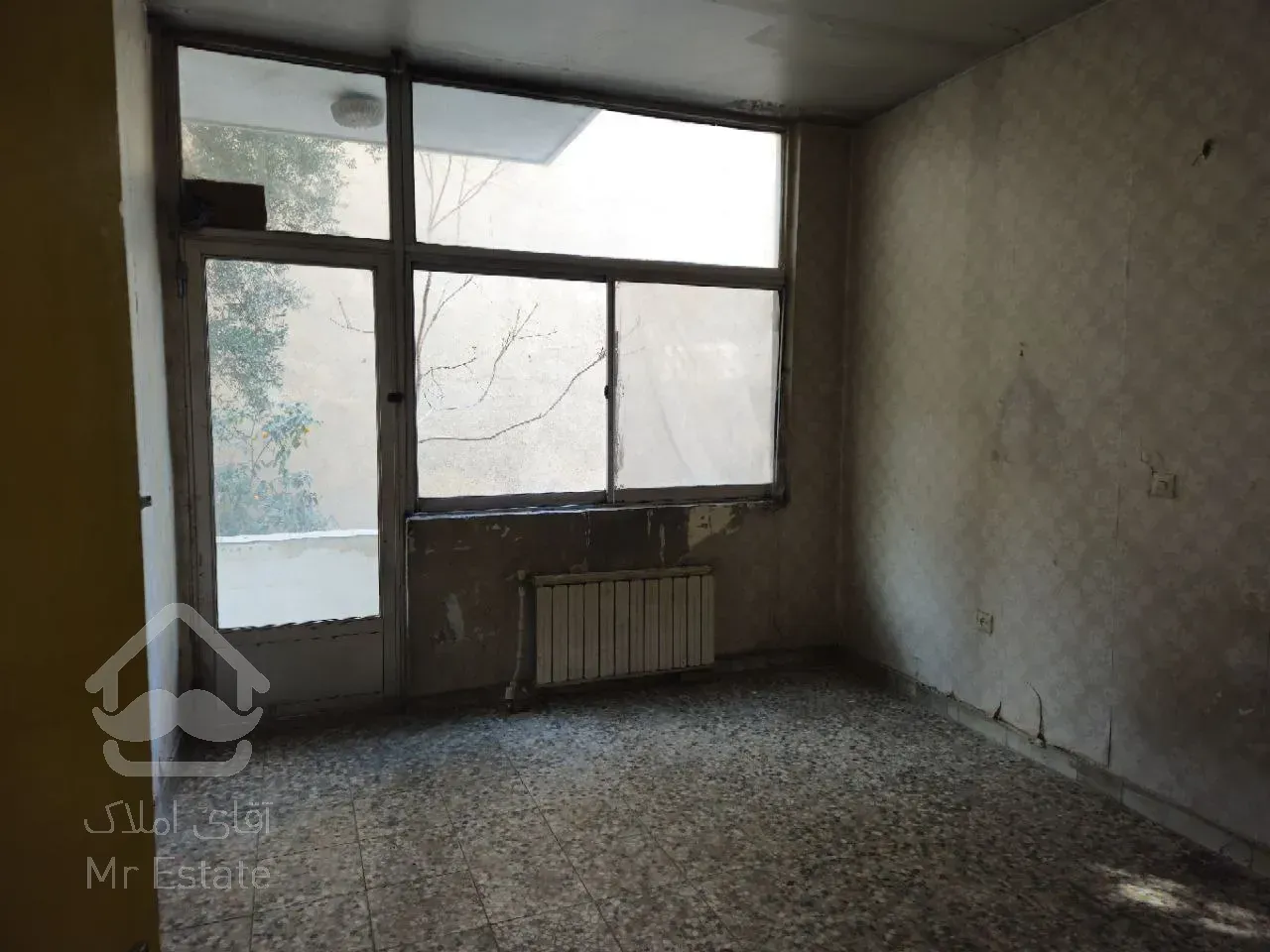 آپارتمان ۱۳۰ متری ۳ خوابه بهترین نقطه مرکز شهر