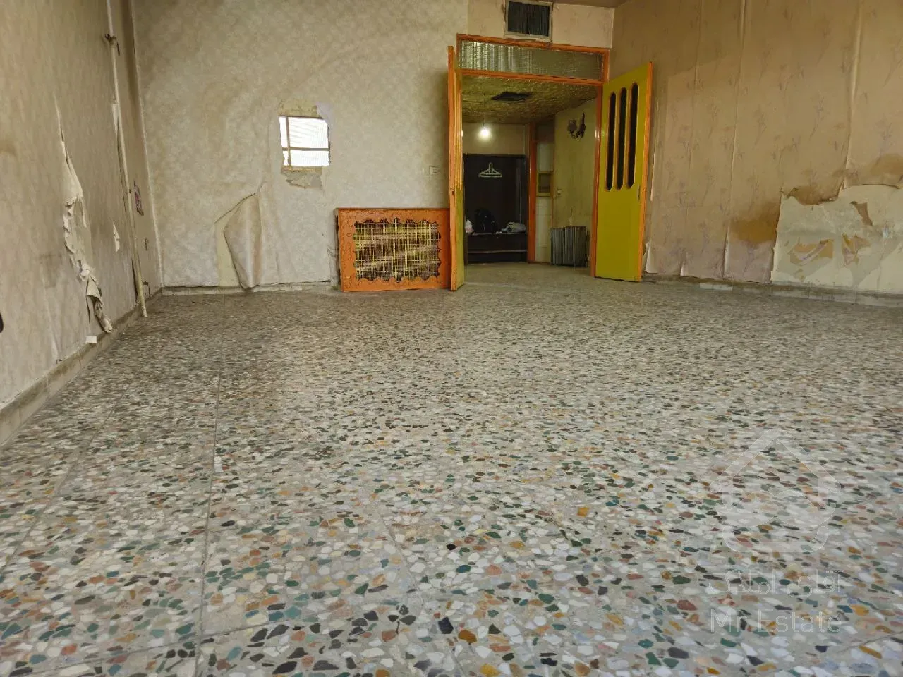 آپارتمان ۱۳۰ متری ۳ خوابه بهترین نقطه مرکز شهر