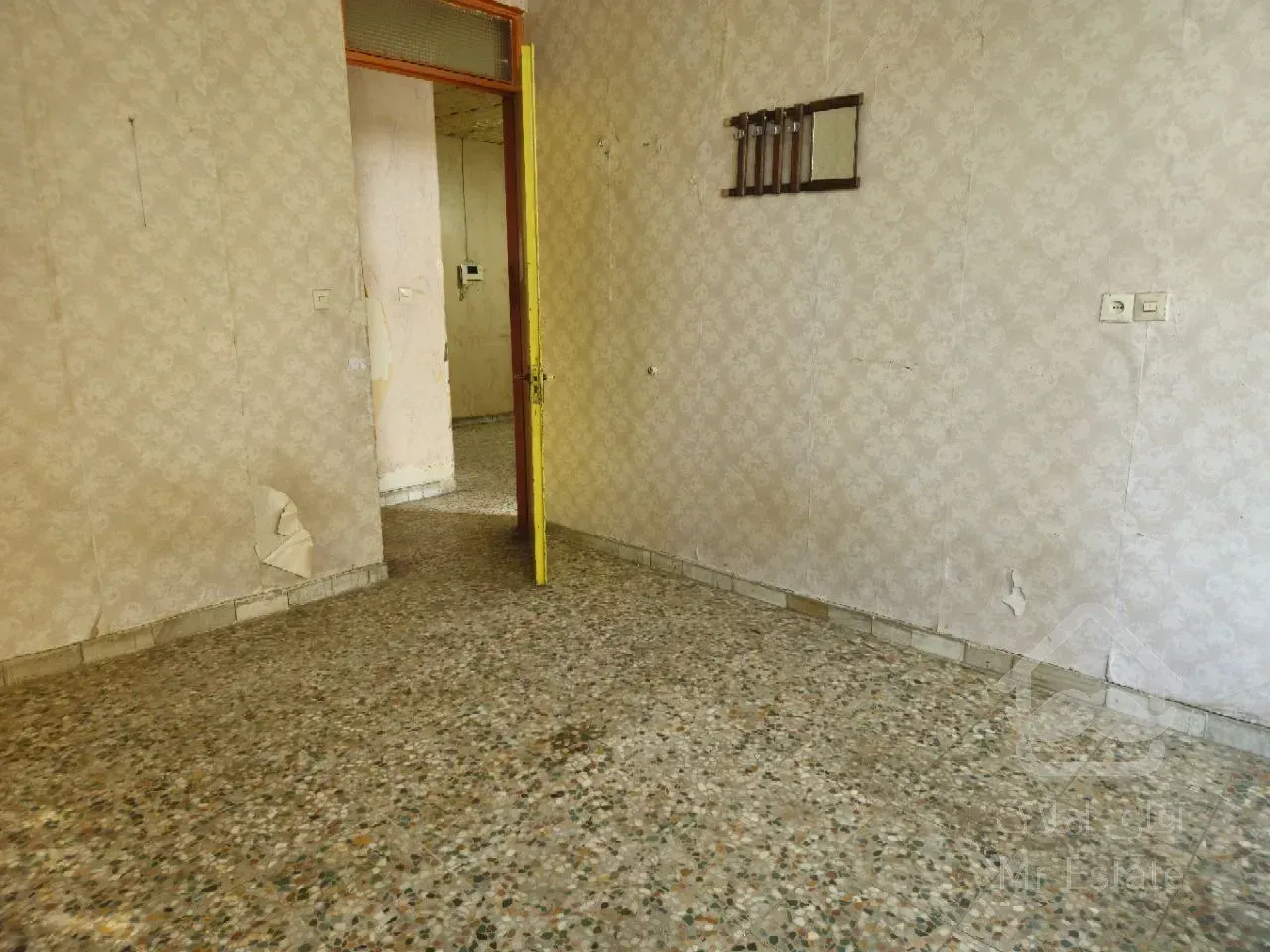 آپارتمان ۱۳۰ متری ۳ خوابه بهترین نقطه مرکز شهر