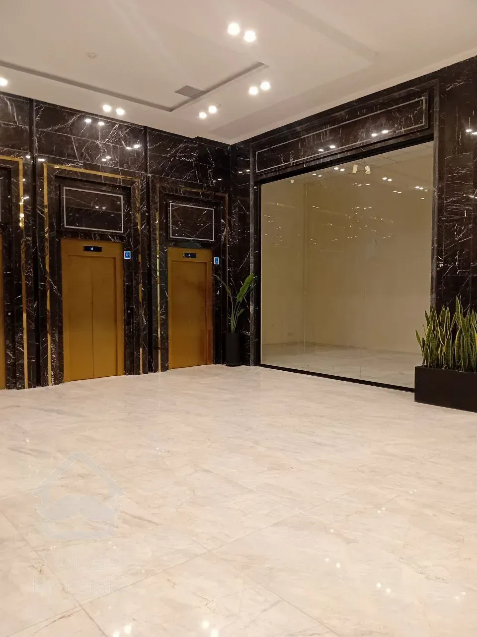 رهن و اجاره واحد تجاری 25 متری نزدیکی ایستگاه مترو در منطقه هروی