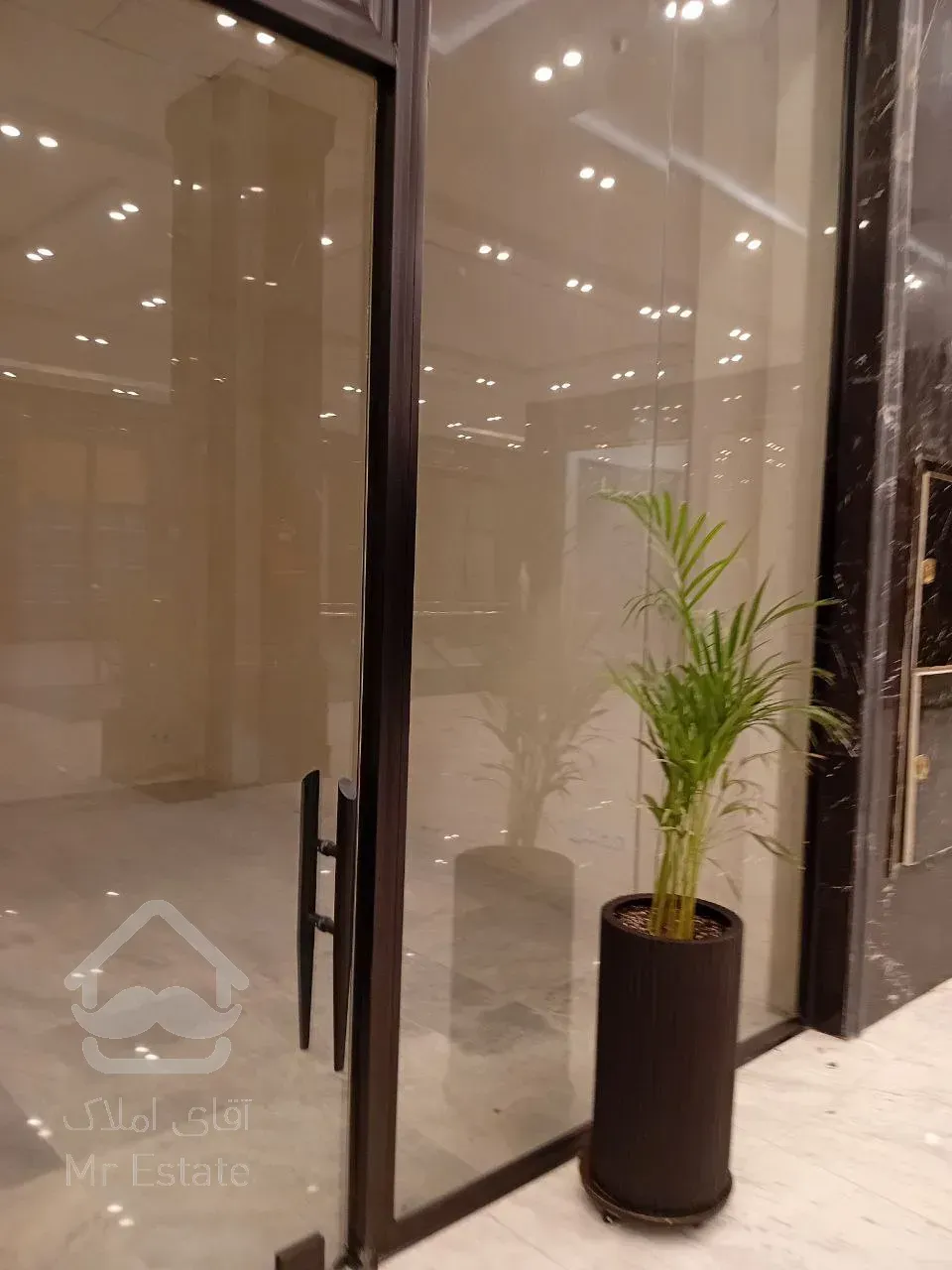 پیش فروش واحد تجاری در رونیکاپالاس میرزابابایی بهترین قیمت و شرایط پرداخت